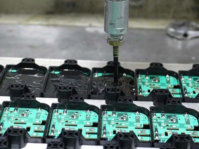 電路板灌封膠哪家最專業？東莞聚力膠水廠家研發二十余載！服務超五千家企業