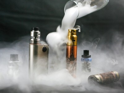 電子煙UV無影膠水案例，聚力膠水粘接強度好無痕跡粘電器好選擇