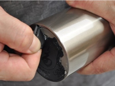 塑料粘金屬瞬間膠案例，聚力24年老品牌廠家直銷專業解決粘接難題