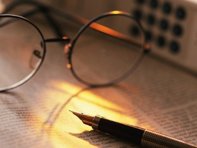 粘金屬和玻璃UV膠水，眼鏡用膠案例