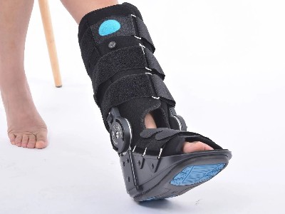 PP塑料粘EVA海綿用什么膠水？聚厲牌環保塑料膠水當優選！