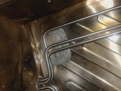 不銹鋼水箱沙眼漏水用什么膠？聚力鋼質修補劑代替焊接解決難題