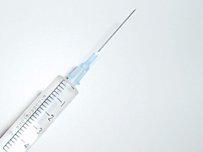 醫用注射器膠水案例，聚力UV無影膠水粘性好定位快可免費送樣