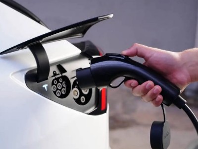 汽車充電槍膠水哪個(gè)廠家好？東莞聚力膠水廠家實(shí)力研發(fā)生產(chǎn)二十余載！