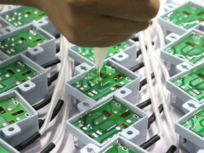 傳感器用什么膠水？聚力牌灌封膠專業灌封傳感器、變壓器、電機、等各式線路密封！