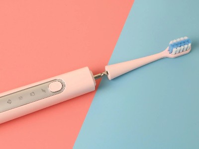 時代風靡的電動牙刷用什么防水瞬間膠粘接呢？
