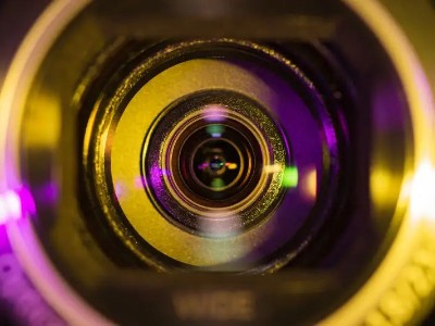 透度如此之高的鏡頭您知道可以使用什么全透明UV膠嗎？