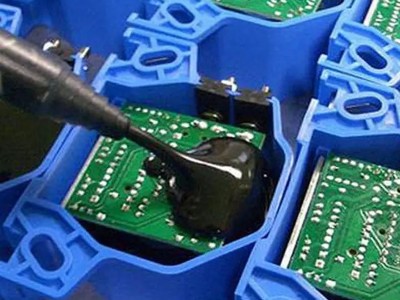 線路板芯片可以用膠水嗎？聚力芯片灌封膠水專注芯片密封二十多年