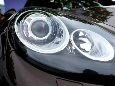 您知道豪車車燈用的是什么密封電子硅膠嗎？東莞聚力替您的愛車護航